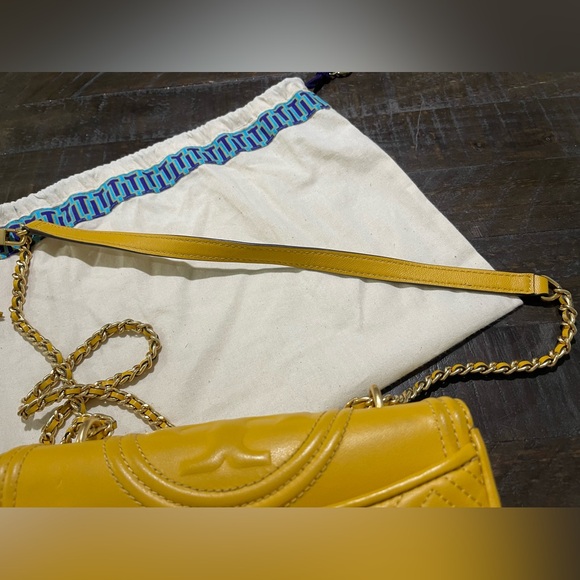 Tory Burch Daylily Convertible Fleming Quilt Crossbody Bag Purse in Golden Crest - Picture 10 of 12